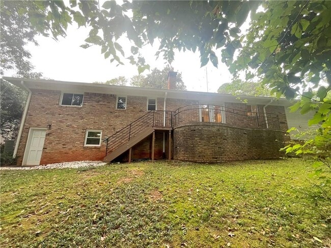 Building Photo - 2301 Echo Hills Cir NE