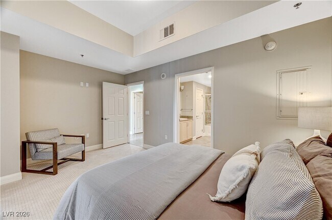 Building Photo - 150 Las Vegas Blvd N