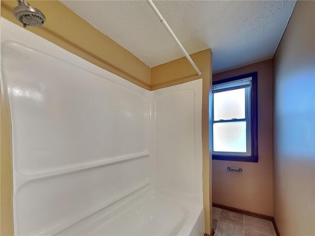 Building Photo - 2910 Louisiana Ave N