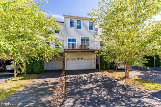 Building Photo - 43190 Loudoun Reserve Dr