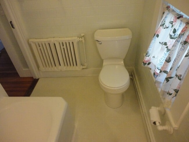 Building Photo - 39 E Bowery St