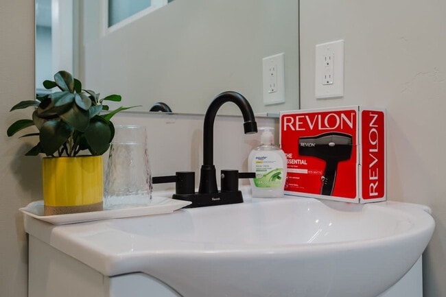 Building Photo - 9827 San Diego St