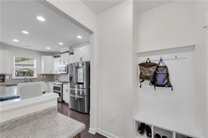 Building Photo - 704 Woodbridge Dr