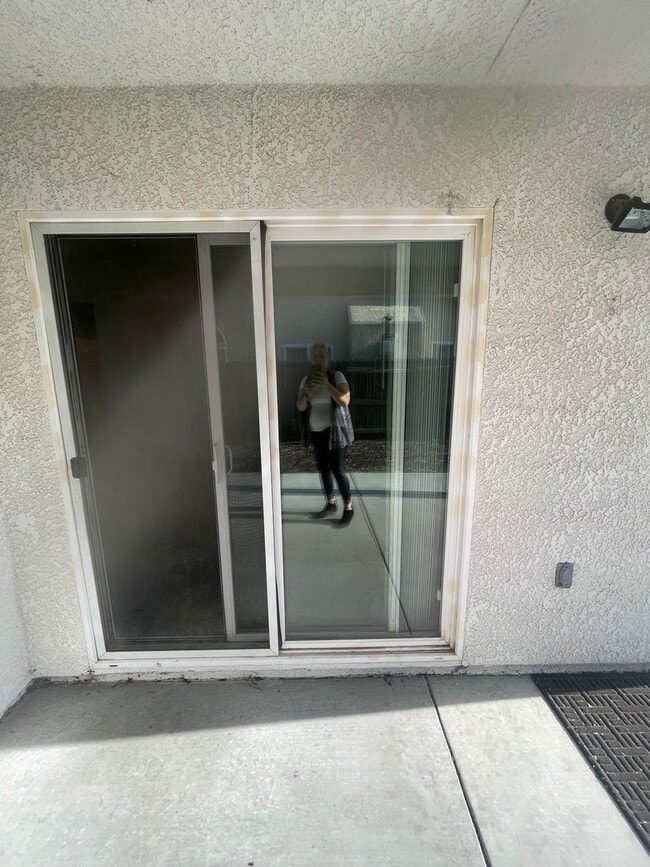 Building Photo - Available Now!! 3-Bedroom, 2-Bathroom Home...