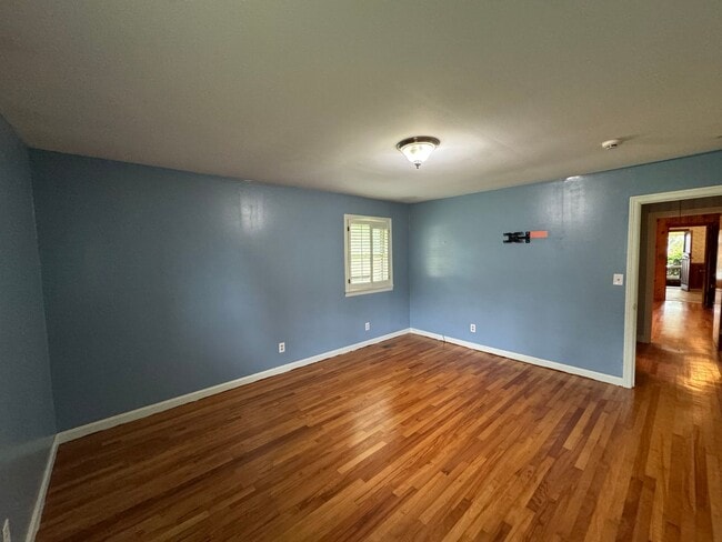 Building Photo - Spacious Home In Oxford