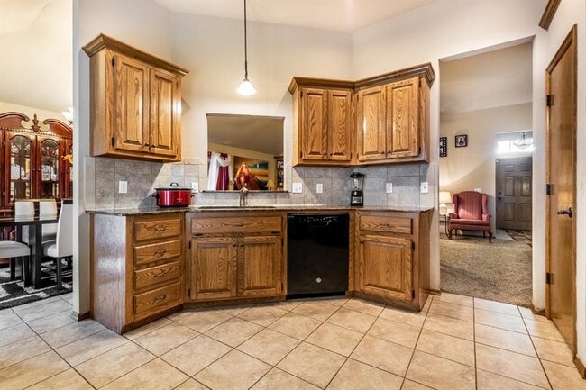 Building Photo - 8205 Hillers Rd