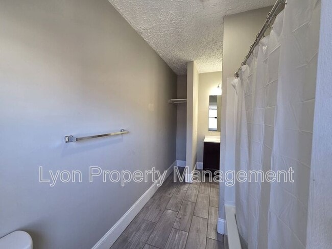 Building Photo - 15 Woodbine St