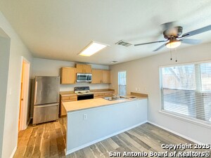 Building Photo - 115 McLennan Oak