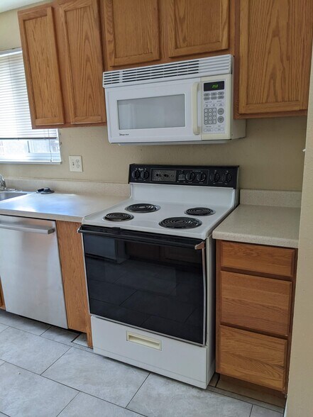 Building Photo - 840 30th St