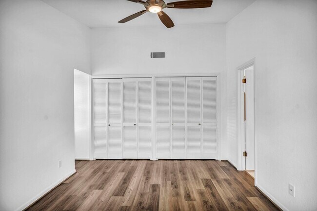 Building Photo - 100 Bay Point Dr