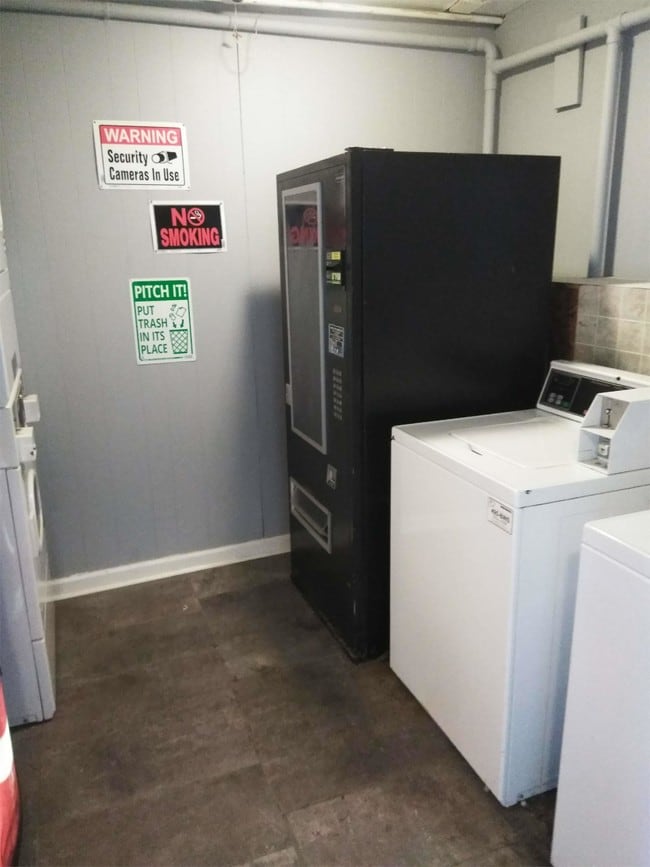 Building Photo - 1322 Parrett St