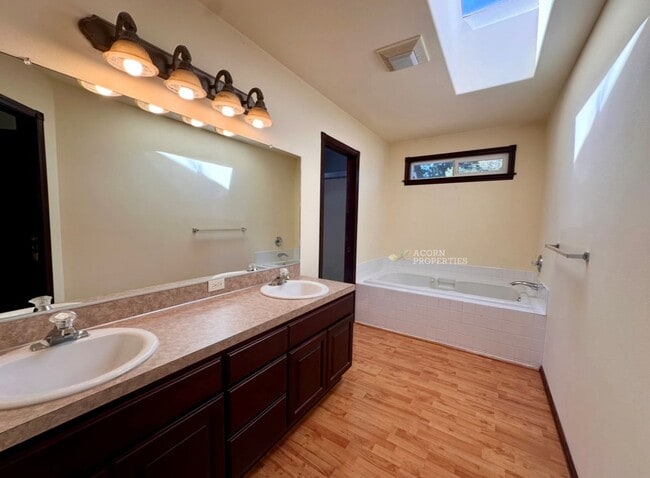 Building Photo - 1331 SW Harbor Vista Cir