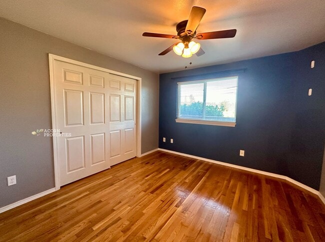 Building Photo - 537 NE Ellis Way