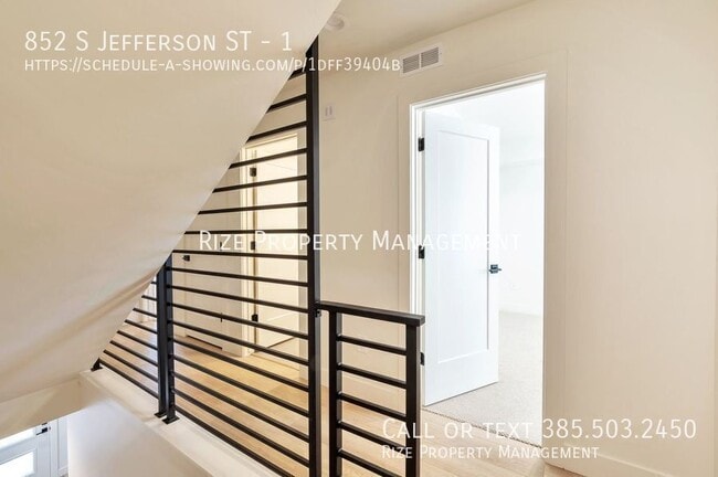 Building Photo - 852 Jefferson St W