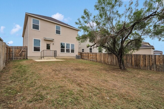 Building Photo - Charming 3 Bed 2.5 Bath Home in Tierra Buena with Community Amenities!