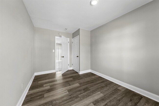 Building Photo - 1308 Havenhurst Rd