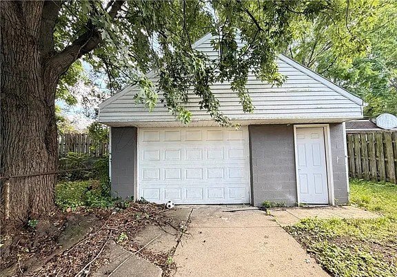 Building Photo - 11731 Arden Ave