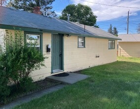 Building Photo - Shadle Area Home