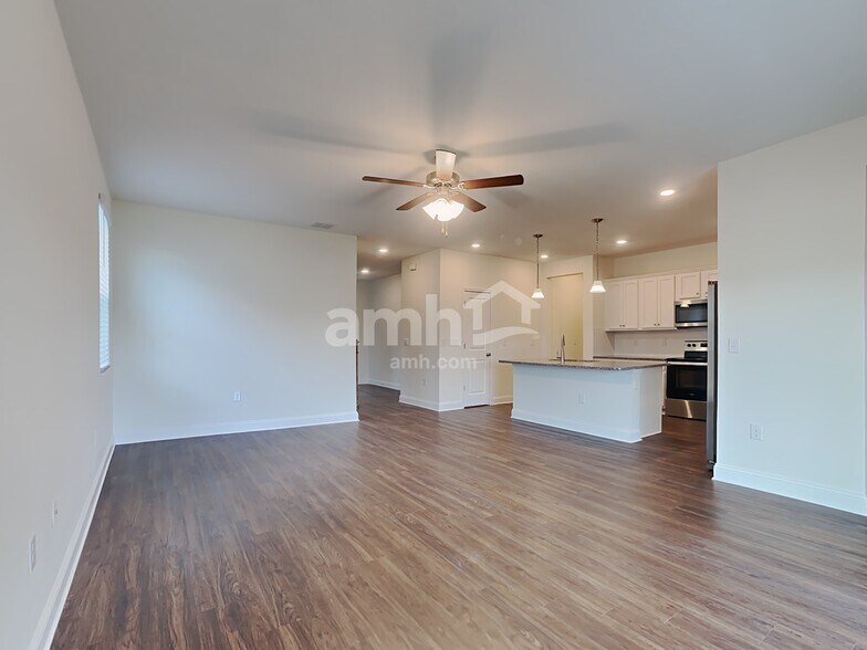 Building Photo - 105 Fornells Way