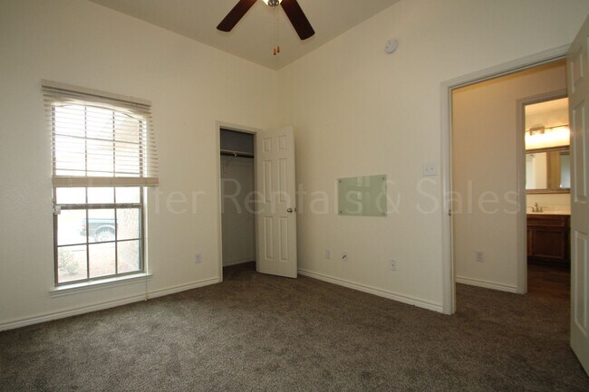 Building Photo - 4 Bedroom in Copperas Cove’s House Creek N...