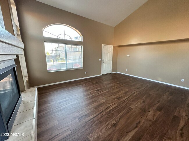 Building Photo - 15514 W Ventura St