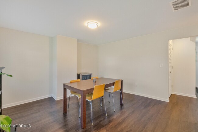 Building Photo - 26 Toms River Rd