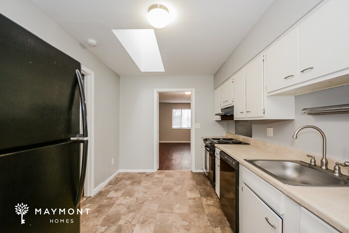 Building Photo - 2499 Bluelark Dr