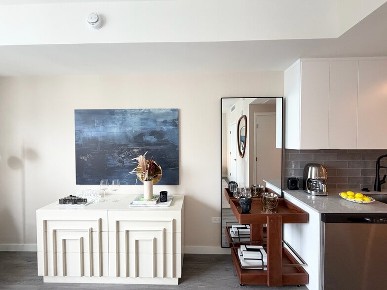 Building Photo - 113 NW 24th St