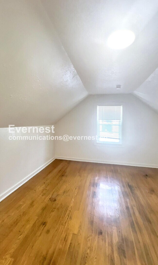 Building Photo - 2811 E 58th St