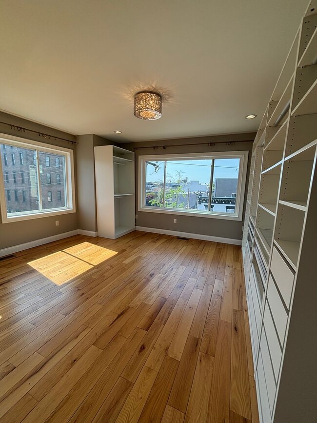 Building Photo - Gorgeous 4 Bedroom house with Three Roof-D...