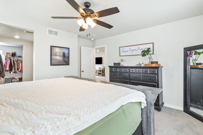 Building Photo - Better-Than-New Home in Prairie Song - 4-Bed, 3-Bath, 3-Car