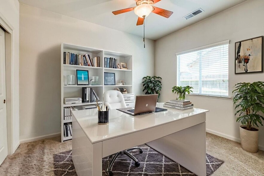 Building Photo - 1138 E Royal Dornoch Ave