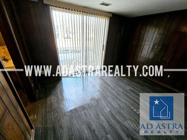 Building Photo - Spacious Duplex in Independence-Available ...