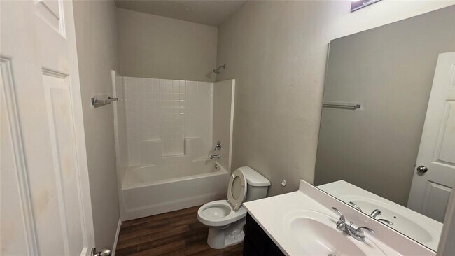 Building Photo - 10012 Wimbledon Ct