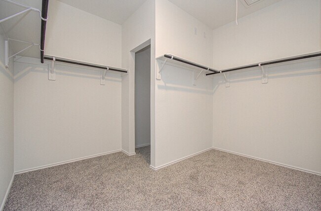 Building Photo - 3046 Bloomsbury Ter Dr