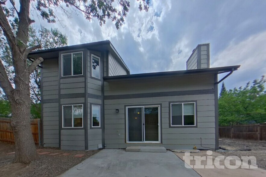 Building Photo - 6455 Montarbor Dr