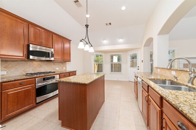 Building Photo - 14011 Pawnee Trails Dr