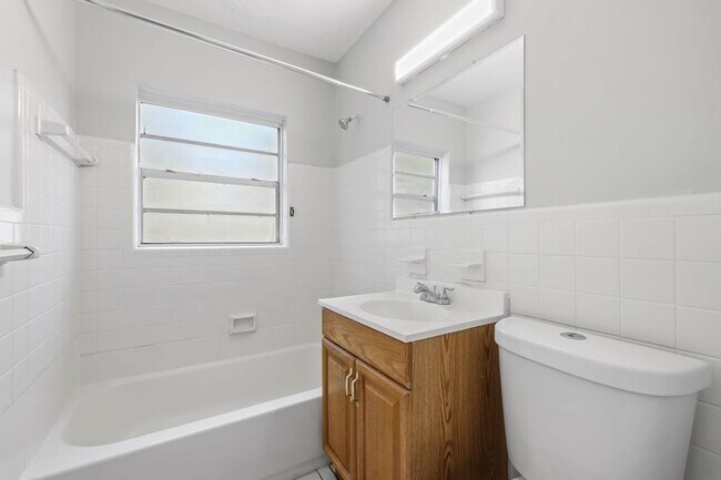 Building Photo - 1409 NW 7th Ave