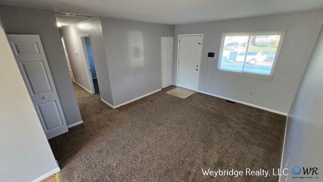 Building Photo - 3BD 1BTH Ranch in the Pleasant Run Neighbo...