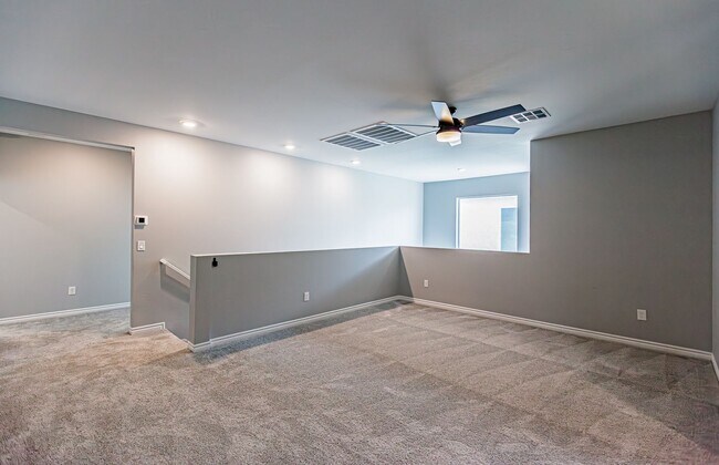 Building Photo - Beautiful 2 story Home