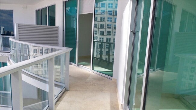 Building Photo - 300 S Biscayne Blvd