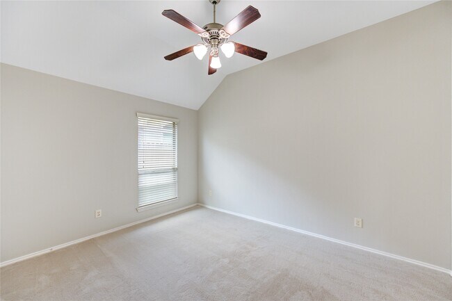 Building Photo - 5615 Stoneridge Ct