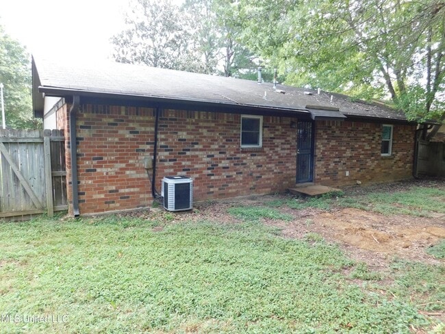 Building Photo - 6455 Heather Rd