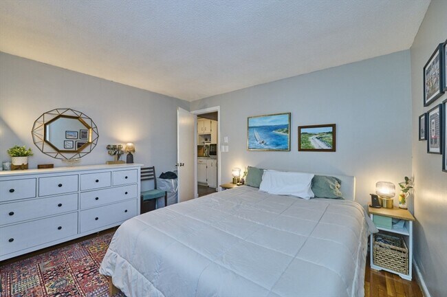 Building Photo - 150 Wrentham St