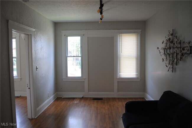 Building Photo - 3173 W 38th St