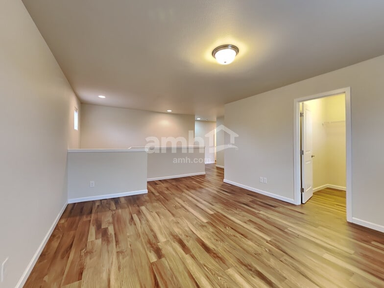 Building Photo - 455 McKinley St
