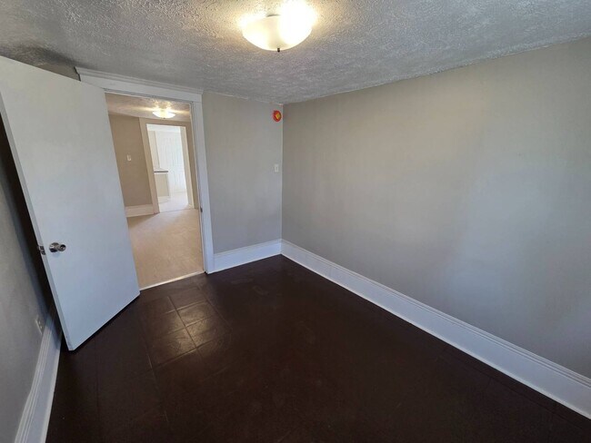 Building Photo - 3027 Fortune Ave