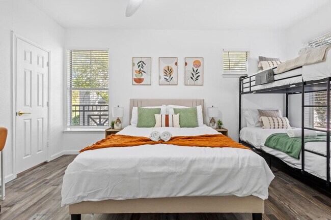 Building Photo - 2929 Kings Rd