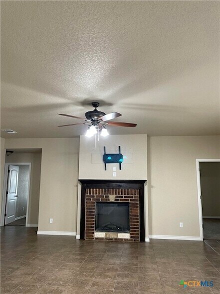 Building Photo - 1713 Risen Star Ln
