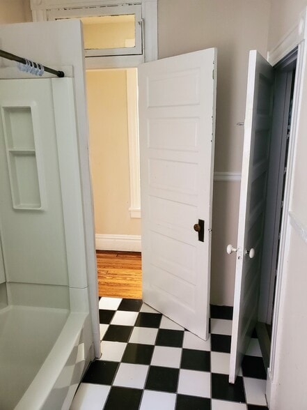 Building Photo - 2111 Hanover Ave